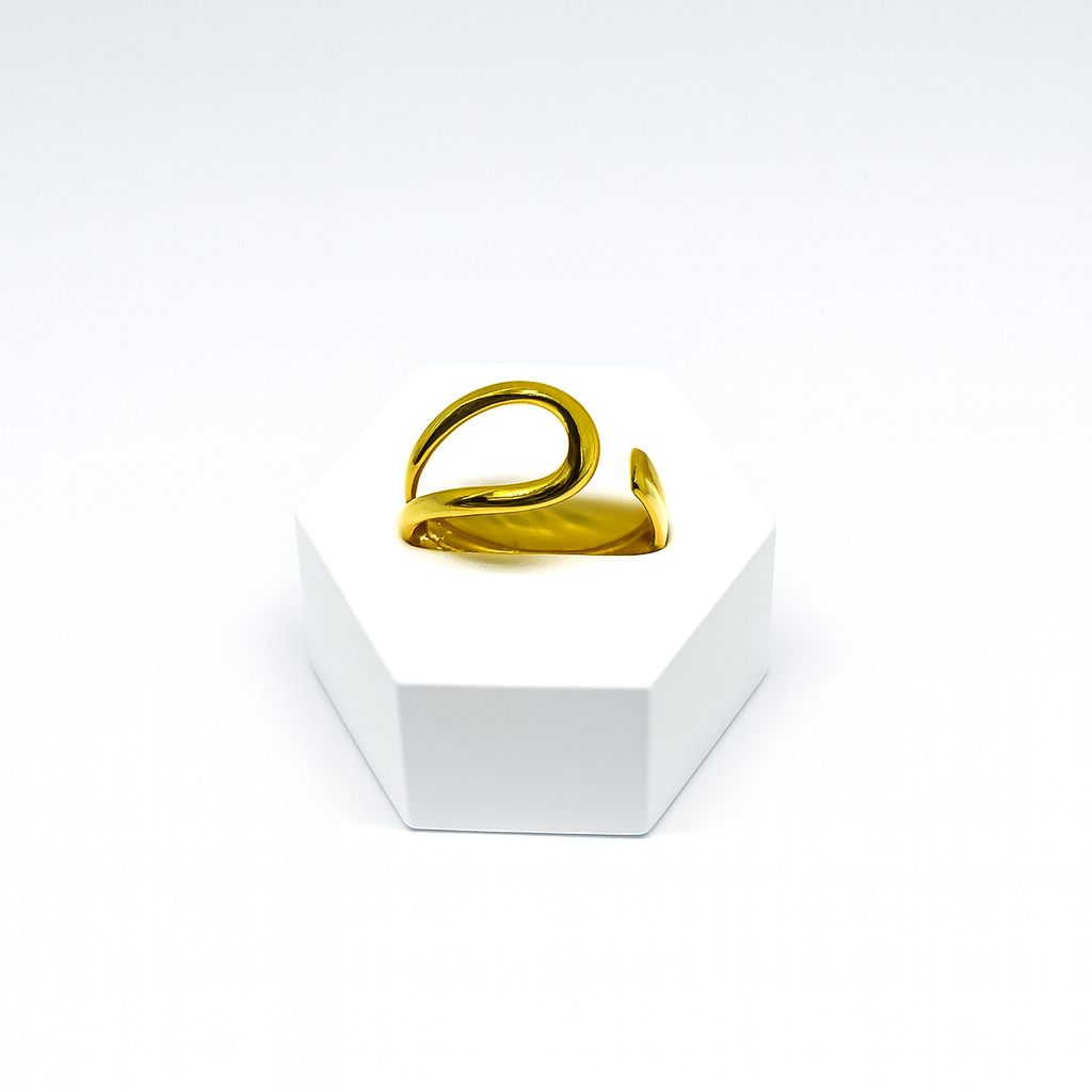 Golden Loop Ring in 18K PVD gold by Febae – view 4