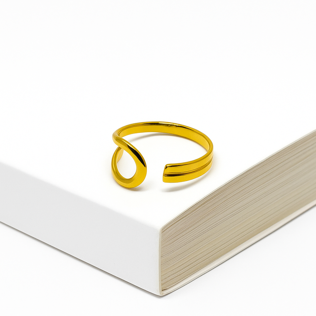 Golden Loop Ring in 18K PVD gold by Febae – view 3
