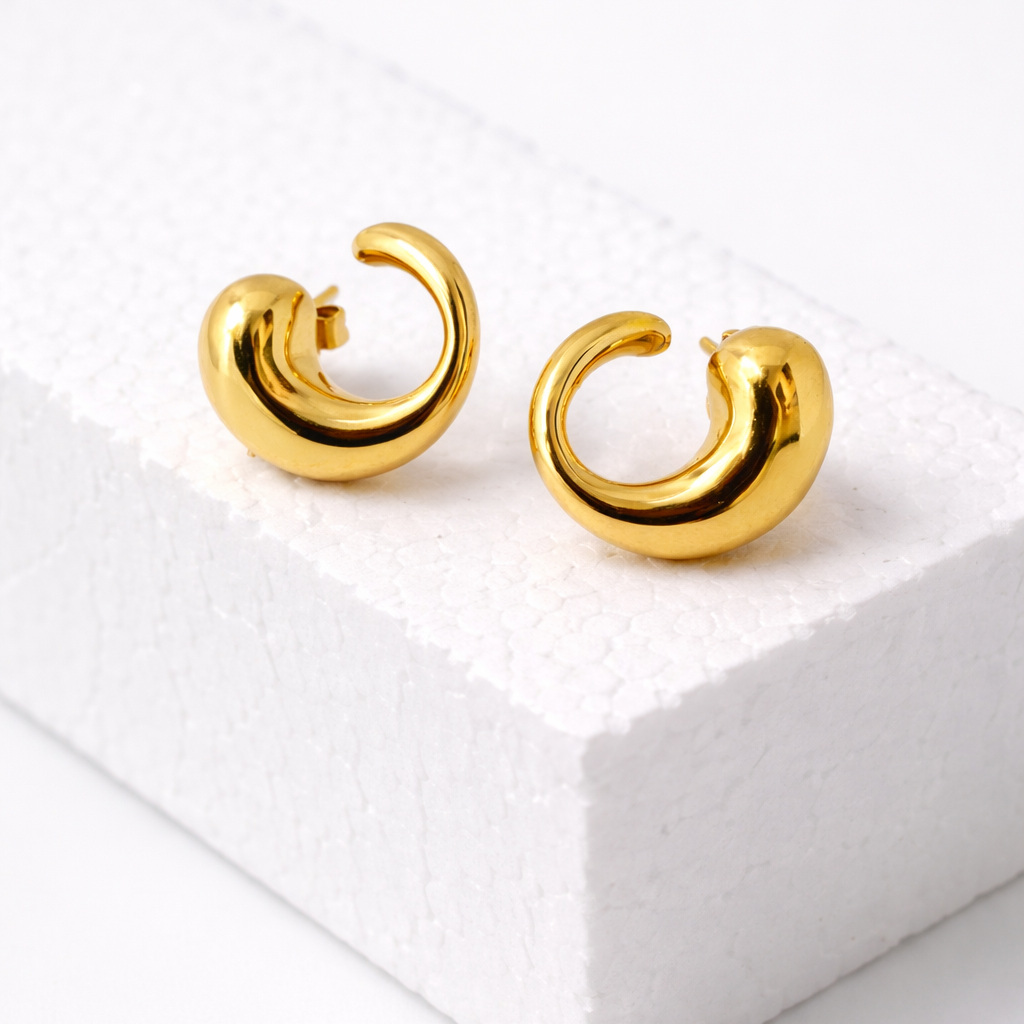 Solace Gold Curve, 18K PVD gold earrings by Febae – view 3